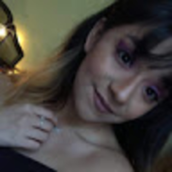 Meet your Posher, Alexandra - Picture 1 of 1